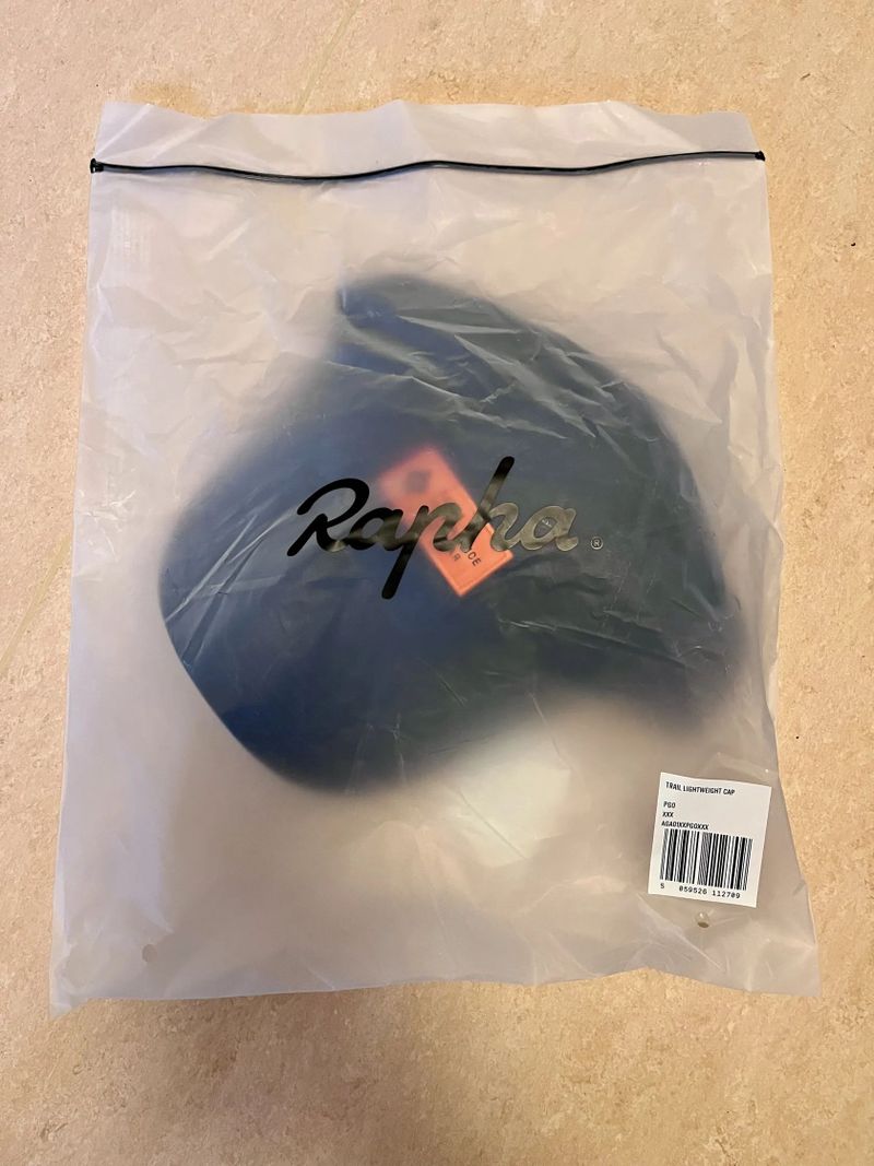 Nová cyklistická čepice Rapha Trail Lightweight Cap - Navy/Orange