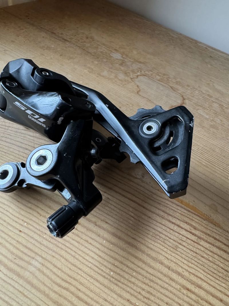 Shimano 105 11s RD-R7000 GS ramínko