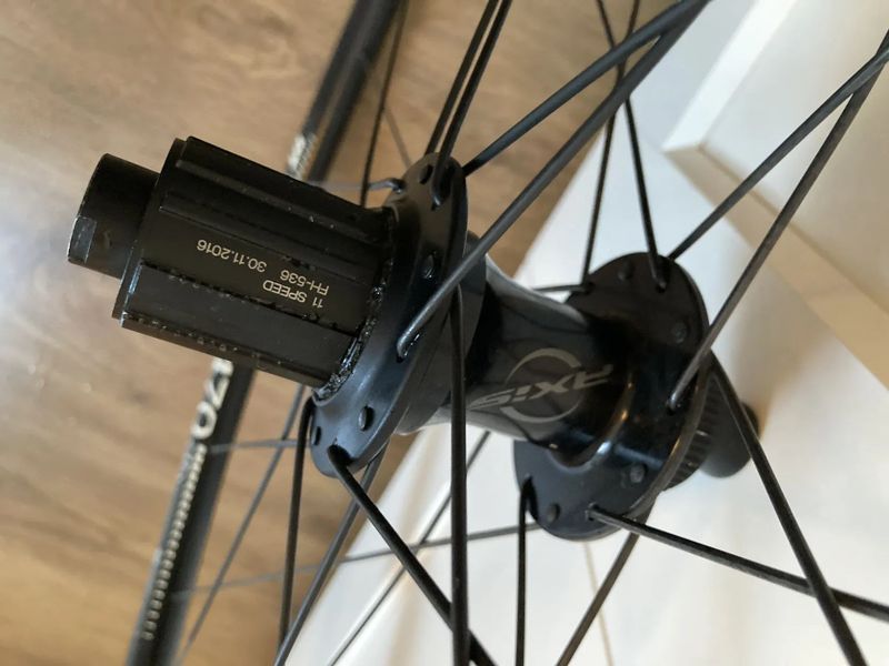 kvalitní kola DT Swiss R470 db