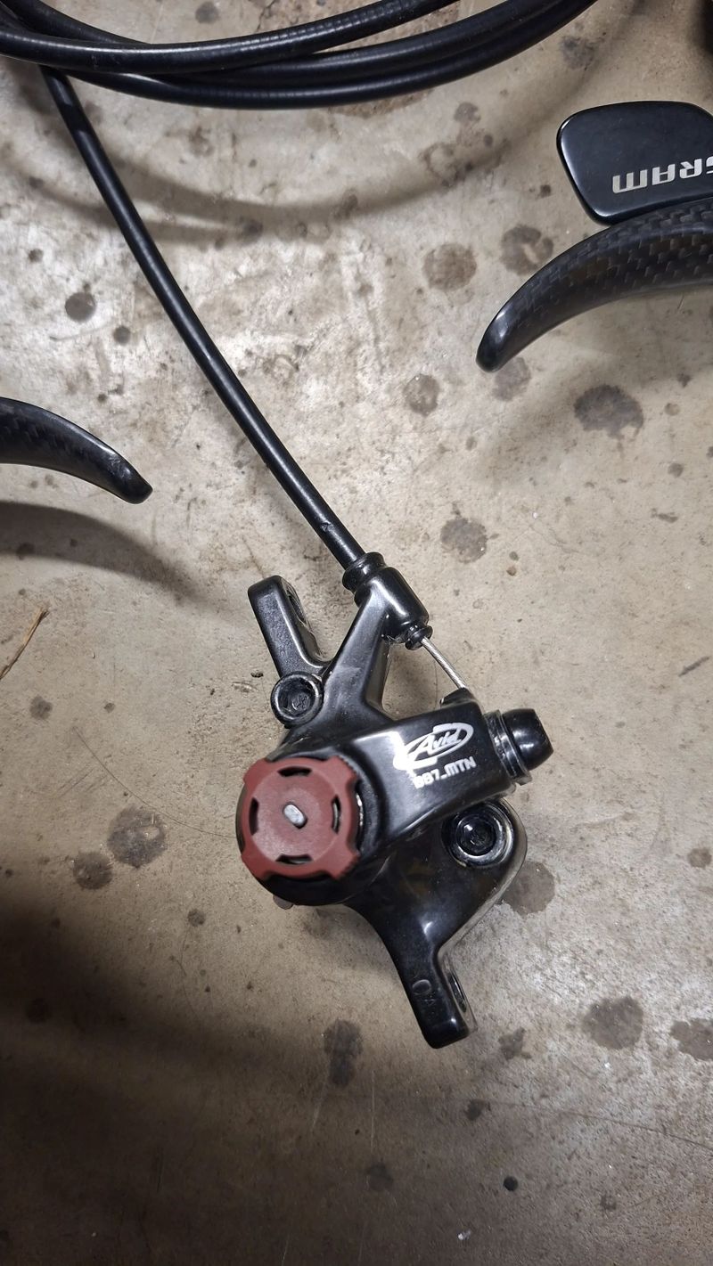 Páky Sram Rival a brzdy BB.7