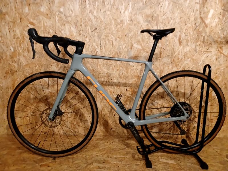 Cube Cross Race C:62 Pro, velikost M