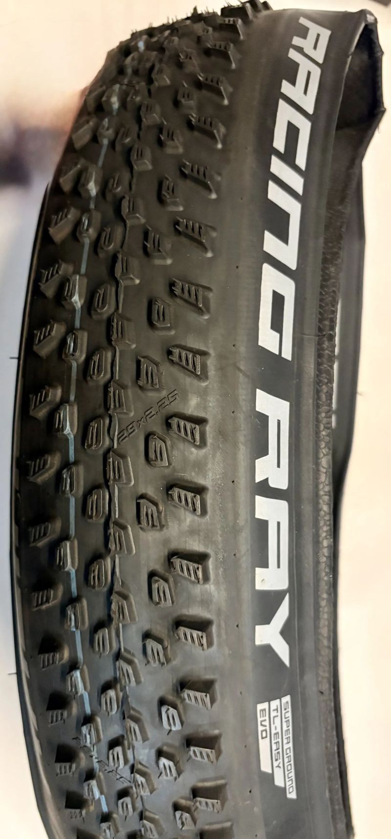 Schwalbe Racing Ray 29”x225