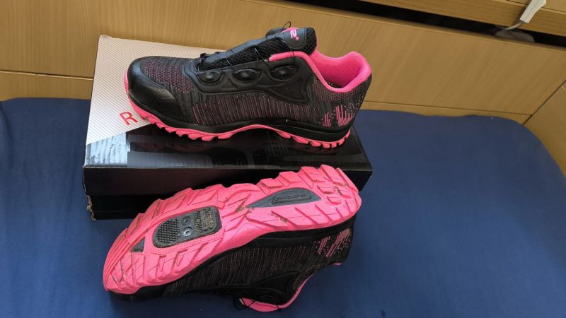 Prodám dámské turistické MTB tretry vel. 39