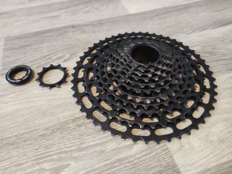 SPEDAO 12s 11–50, hmotnost 400g