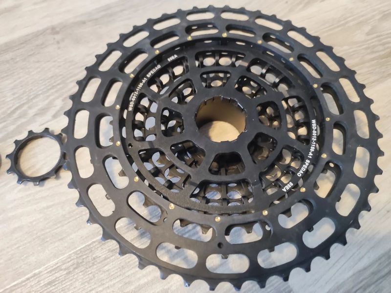 SPEDAO 12s 11–50, hmotnost 400g