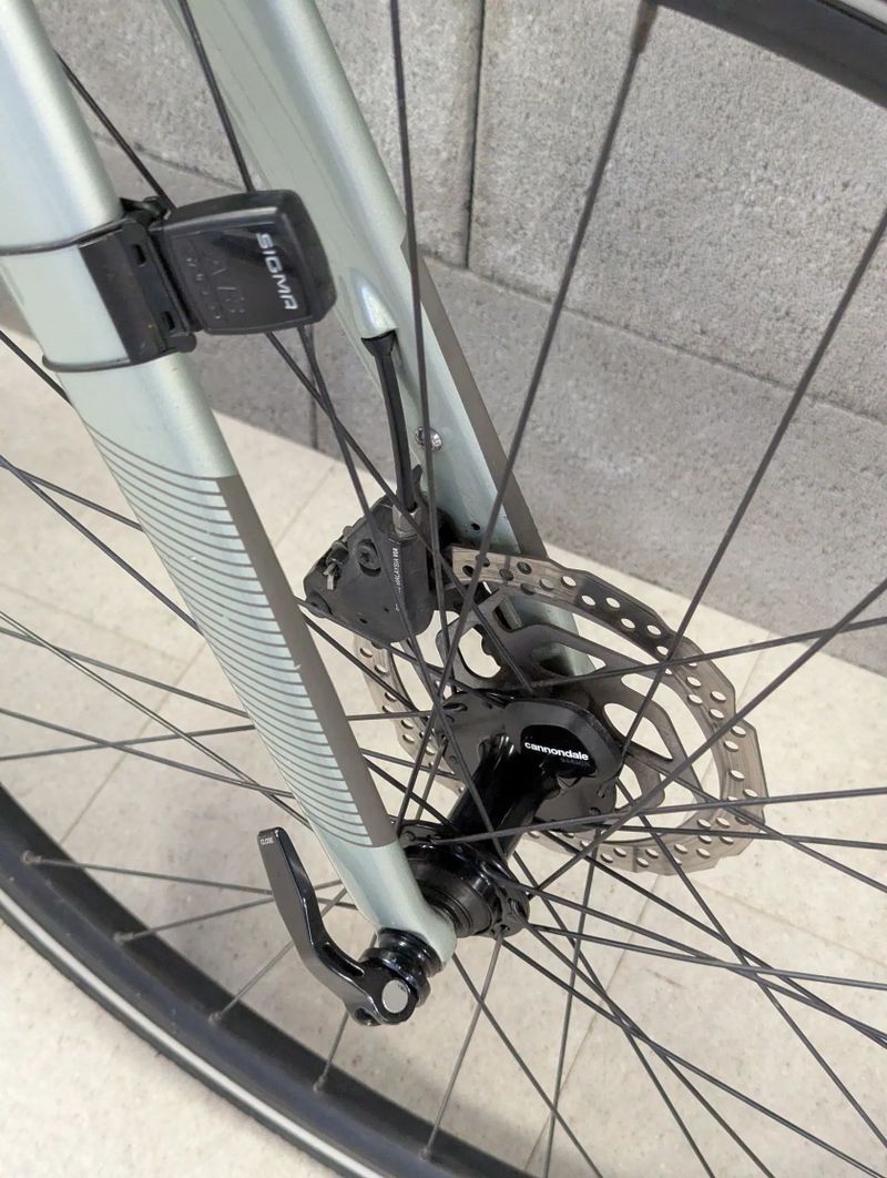 Cannondale Quick NEO SL, elektrokolo ebike 450 Wh, velikost M, Mahle přídavná baterie