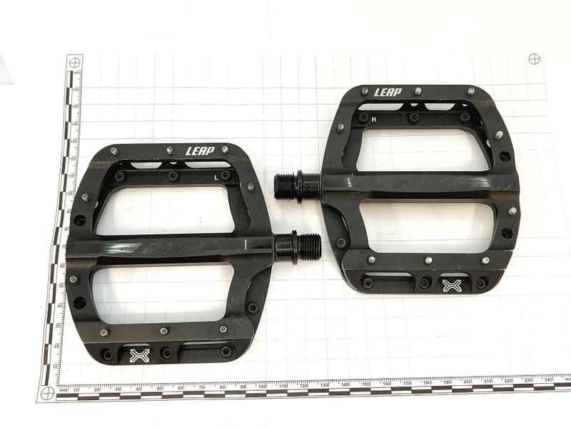 Pedály HT ANS08 Leap Flat - stealth PC: 2500 Kč