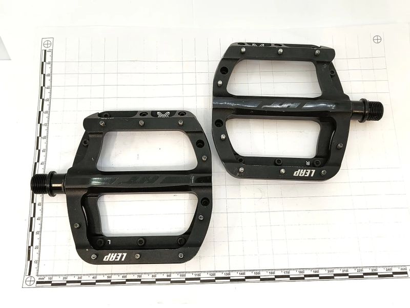 Pedály HT ANS08 Leap Flat - stealth PC: 2500 Kč