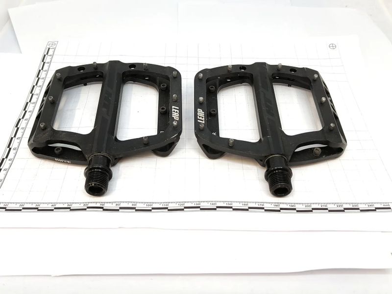 Pedály HT ANS08 Leap Flat - stealth PC: 2500 Kč