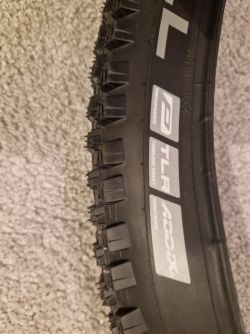 2ks nové Schwalbe Wicked Will Addix Perf Tubeless 27.5´´ x 2.40