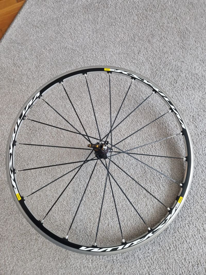 Daruji Mavic Ksyrium Elite poškozené