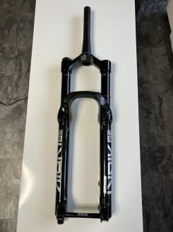 RockShox Lyrik Ultimate Charger 3.1, 27,5, DebonAir, Butter Cups, Tapered Boost