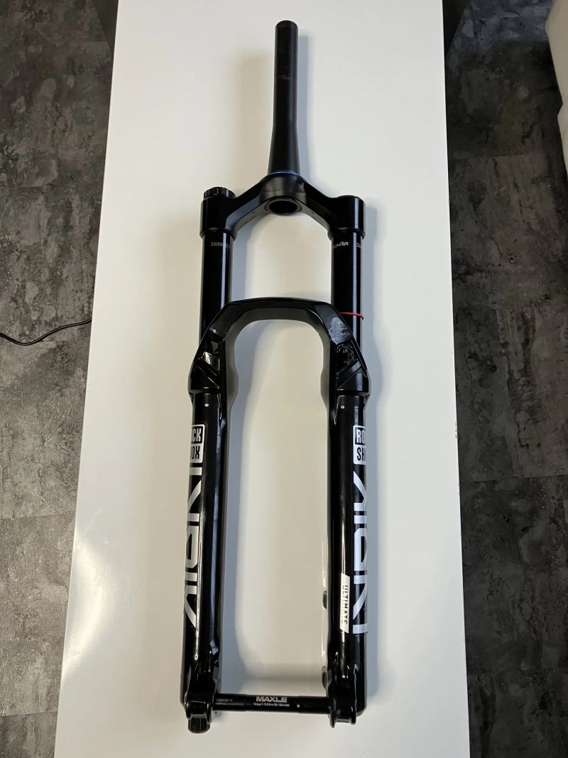 RockShox Lyrik Ultimate Charger 3.1, 27,5, DebonAir, Butter Cups, Tapered Boost