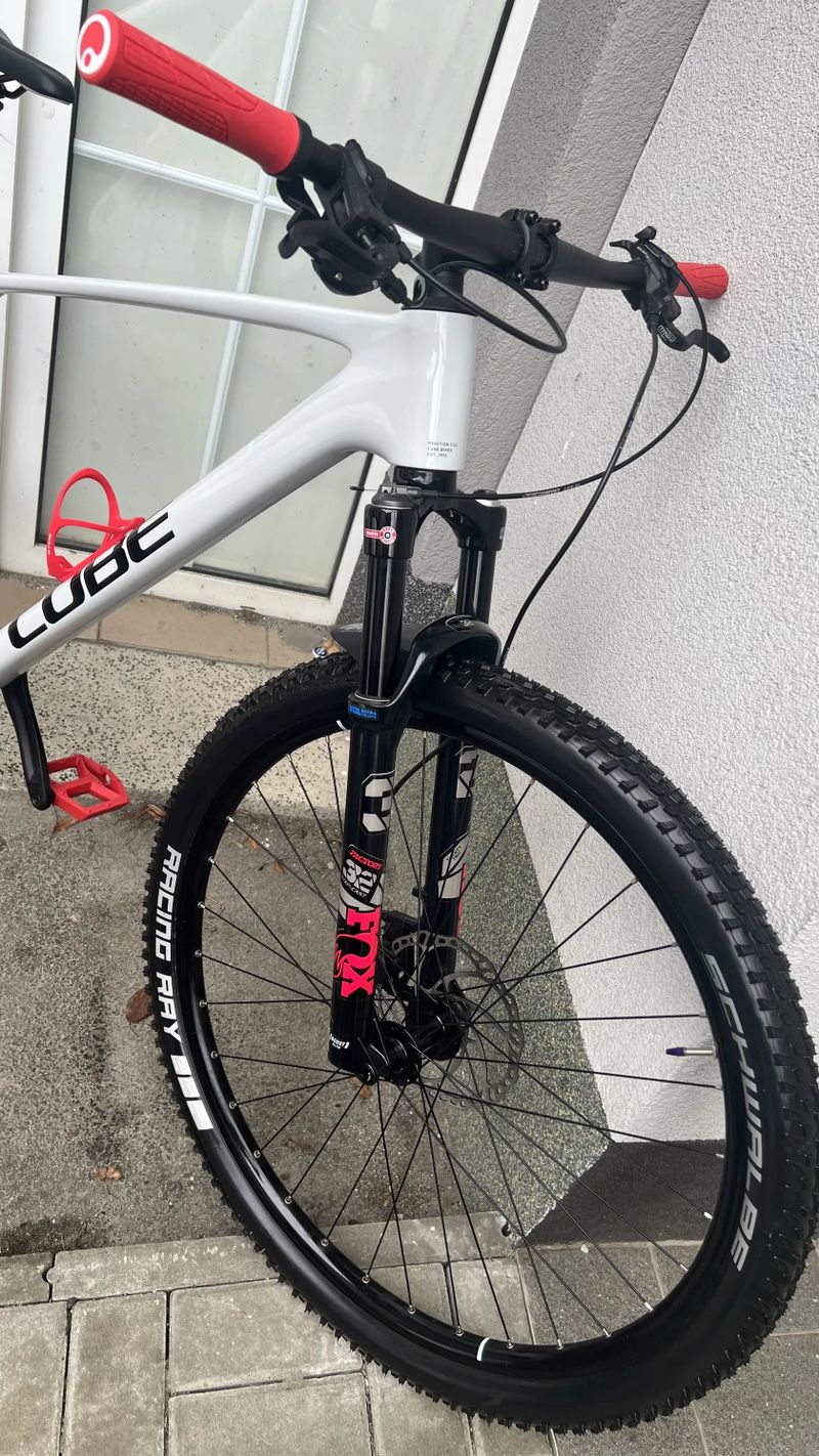 CUBE Reaction ONE C:62 - white / red L