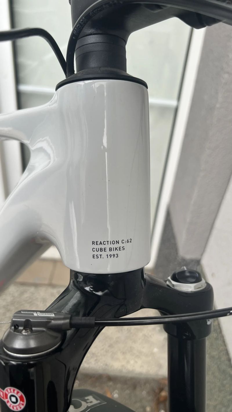 CUBE Reaction ONE C:62 - white / red L