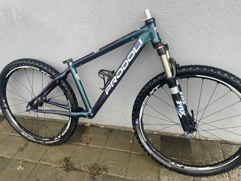 Prodoli alu/karbon rám Fox vidlice a XT kola 26”