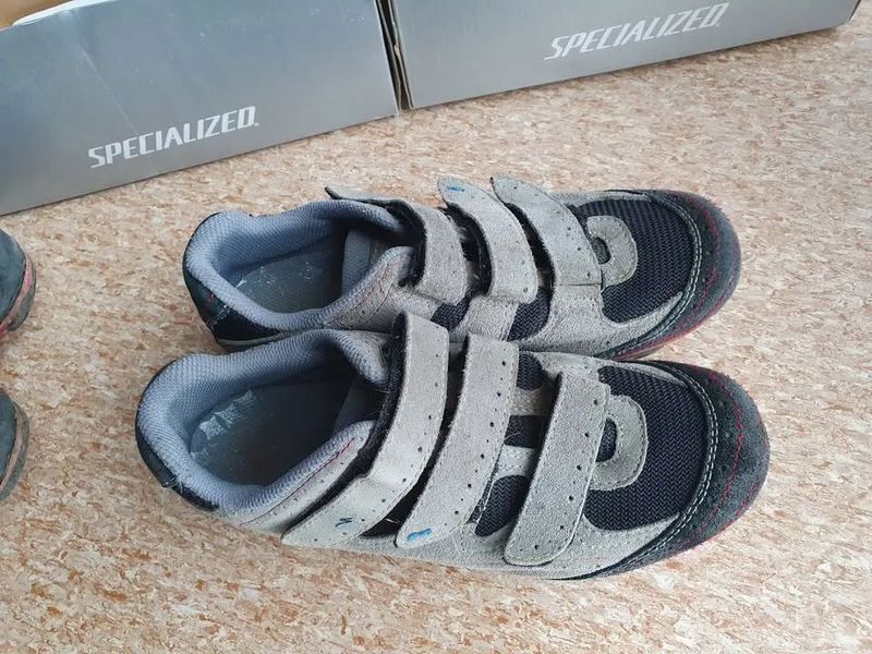 MTB tretry na kolo v. 37 Specialized - 2x - dětské nebo dámské