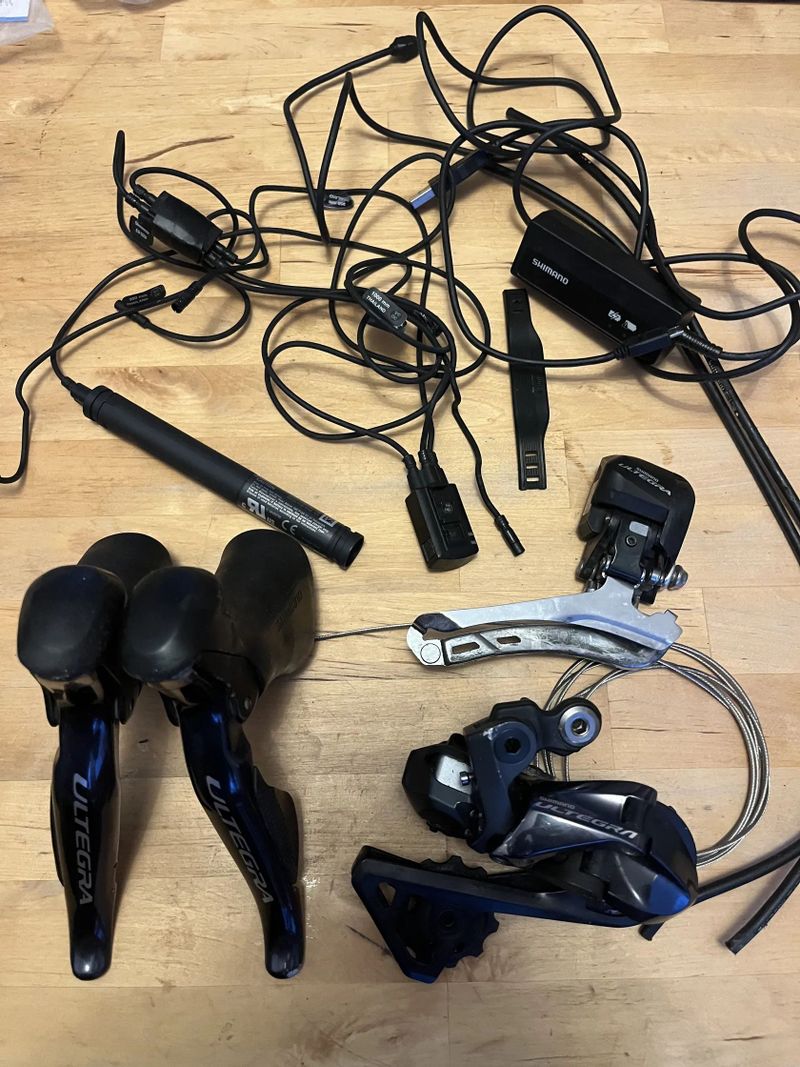 Elektronická sada Shimano Ultegra Di2 6870 pro celistove brzdy