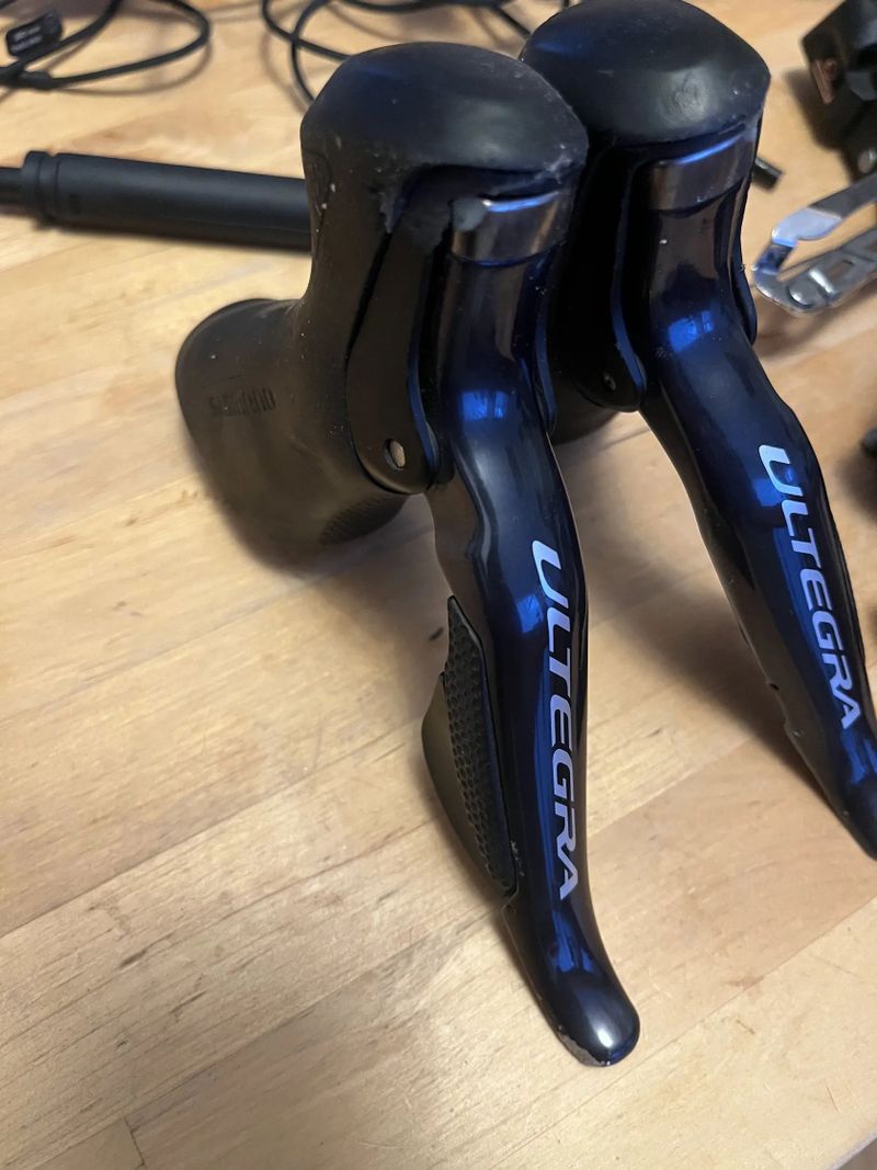 Elektronická sada Shimano Ultegra Di2 6870 pro celistove brzdy