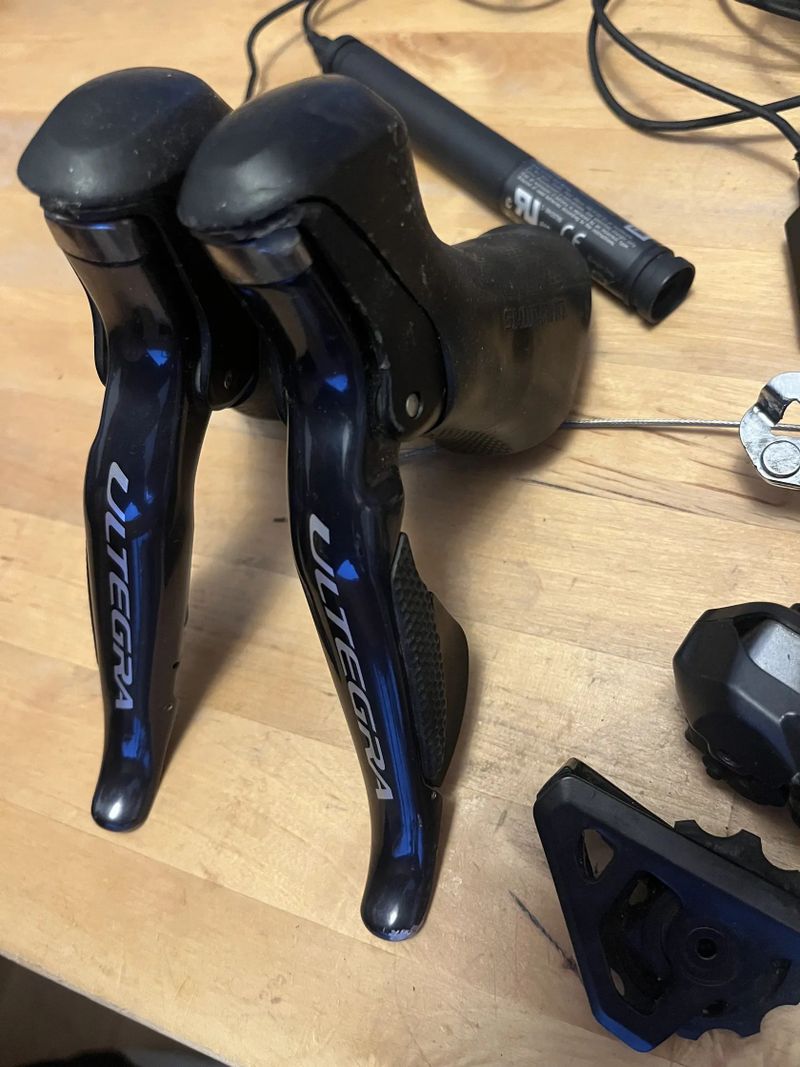 Elektronická sada Shimano Ultegra Di2 6870 pro celistove brzdy