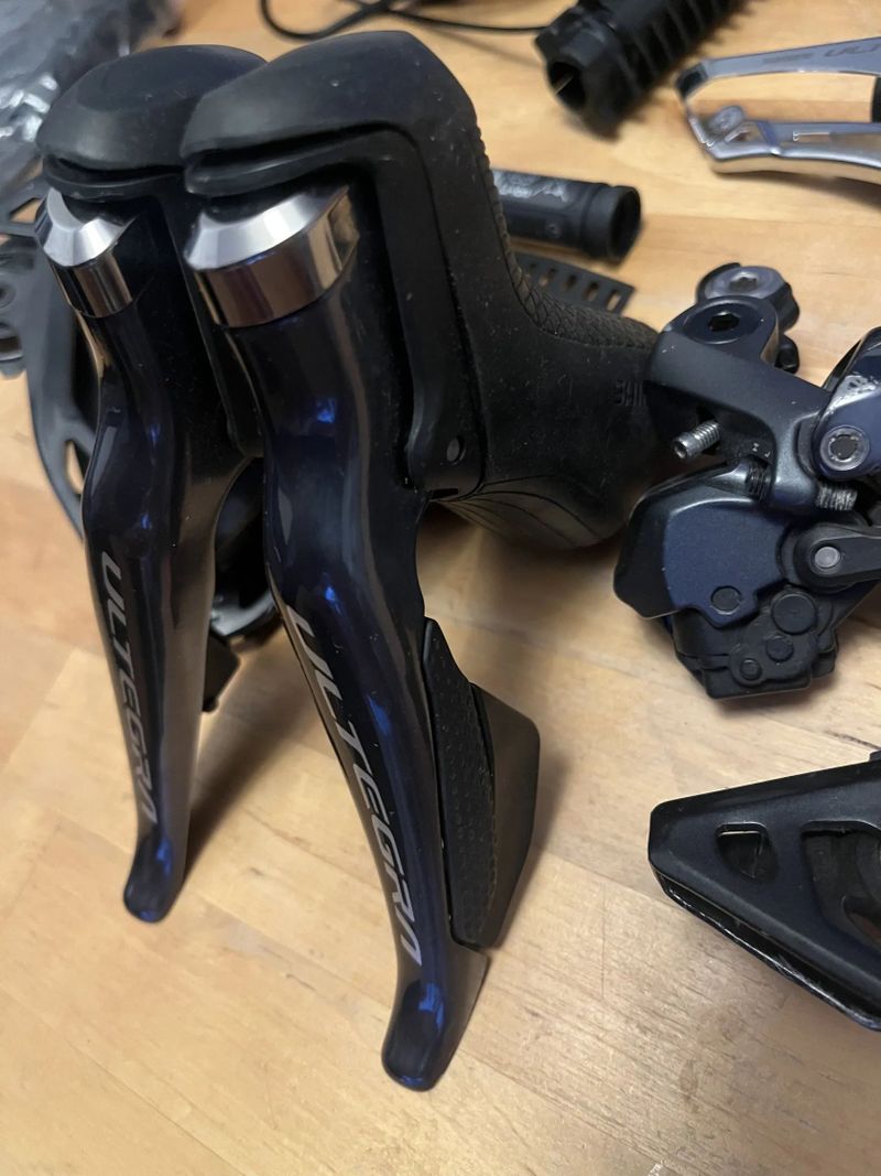 Elektronická sada Shimano Ultegra Di2 8050 pro celistove brzdy