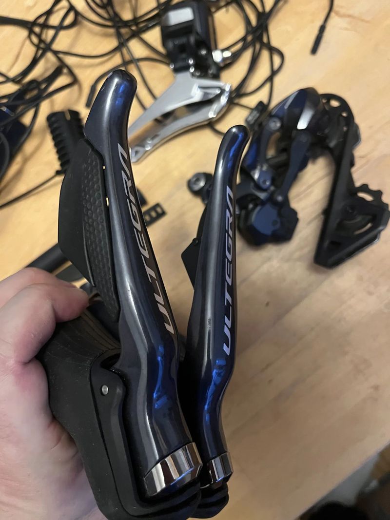 Elektronická sada Shimano Ultegra Di2 8050 pro celistove brzdy