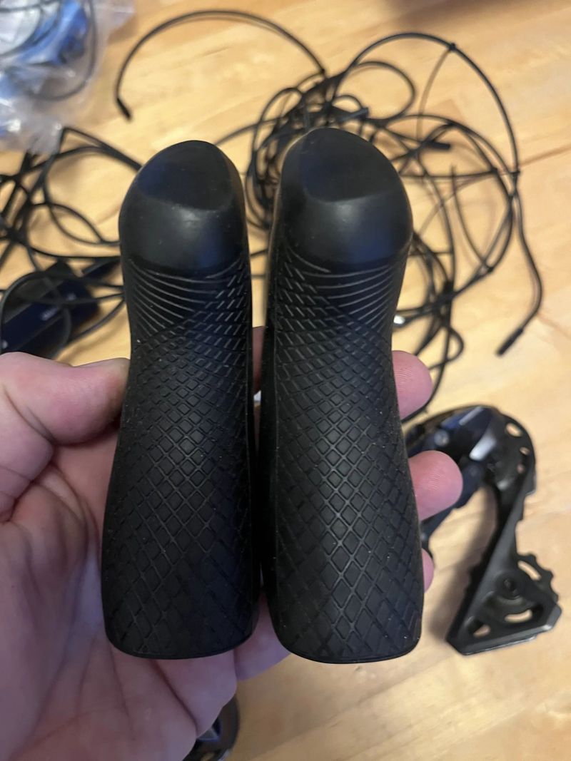 Elektronická sada Shimano Ultegra Di2 8050 pro celistove brzdy