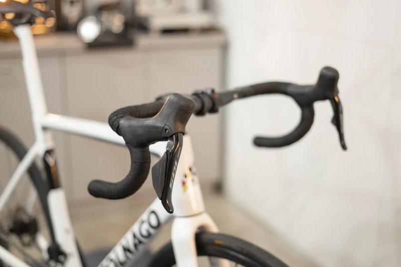 Colnago V3 Shimano 105 Di2 2x12