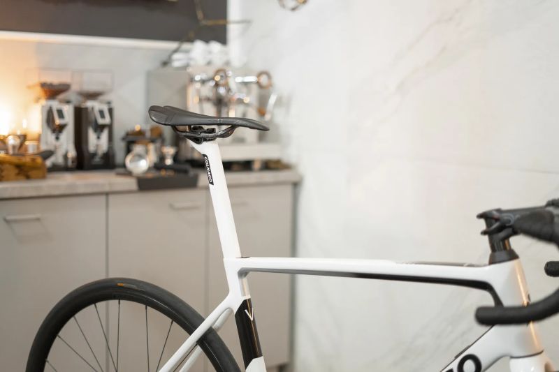 Colnago V3 Shimano 105 Di2 2x12