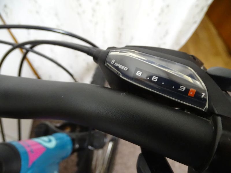 Dívčí - Dámské kolo 27,5 Téměř nejeté Jako Nové