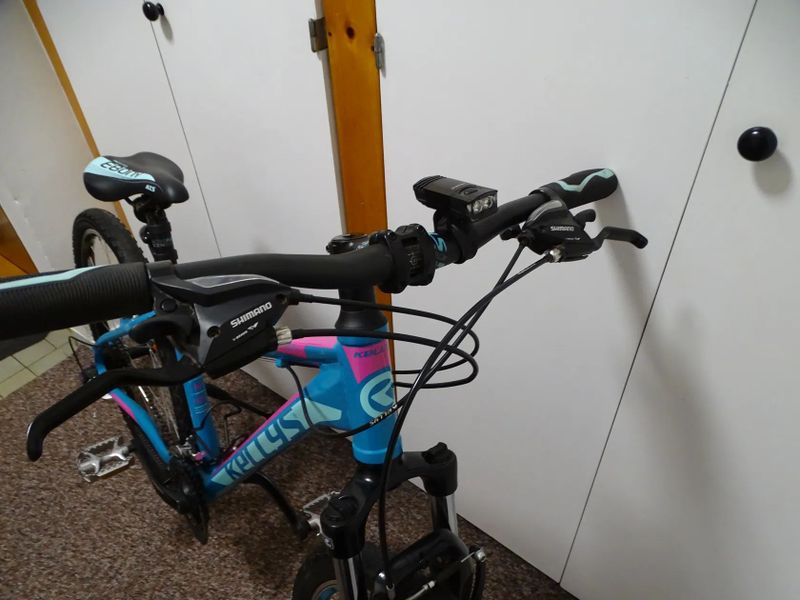 Dívčí - Dámské kolo 27,5 Téměř nejeté Jako Nové