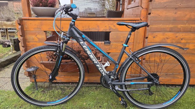 Dámské trekové kolo Leader Fox DAFT vel. 17" postava 157-177cm jako NOVÉ