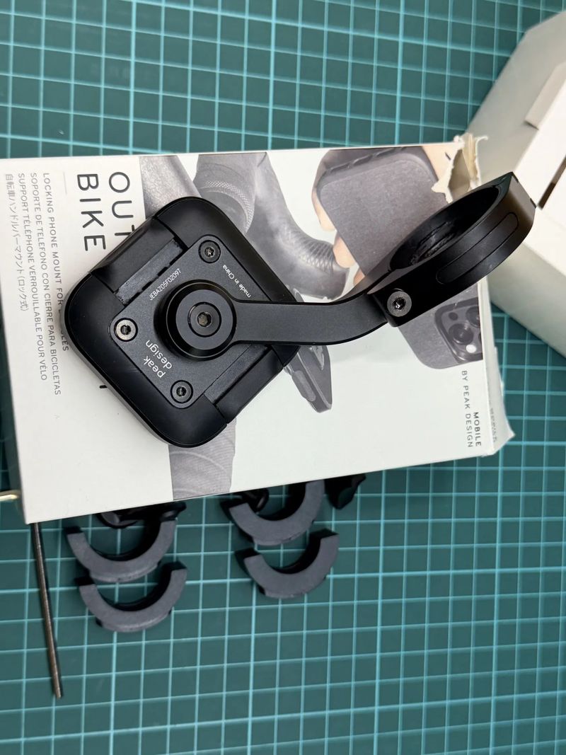 Držák na mobilní telefon Peak Design Bike Mount