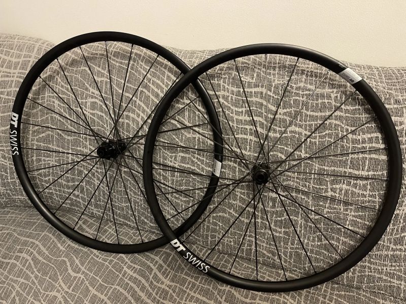 Zánovní zapletená kola DT Swiss e1800 spline