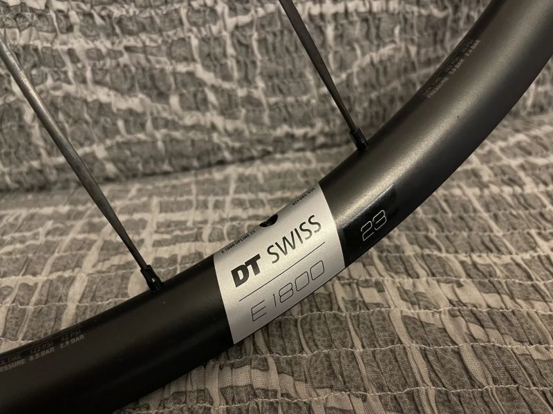 Zánovní zapletená kola DT Swiss e1800 spline