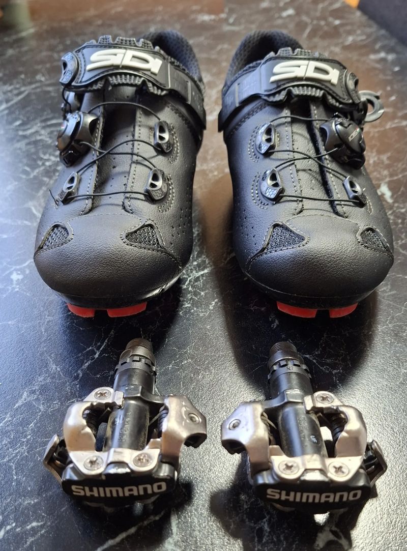 SIDI Eagle 10, velikost 40 - jako NOVÉ + SPD pedály + Kufry / KOMPLET!