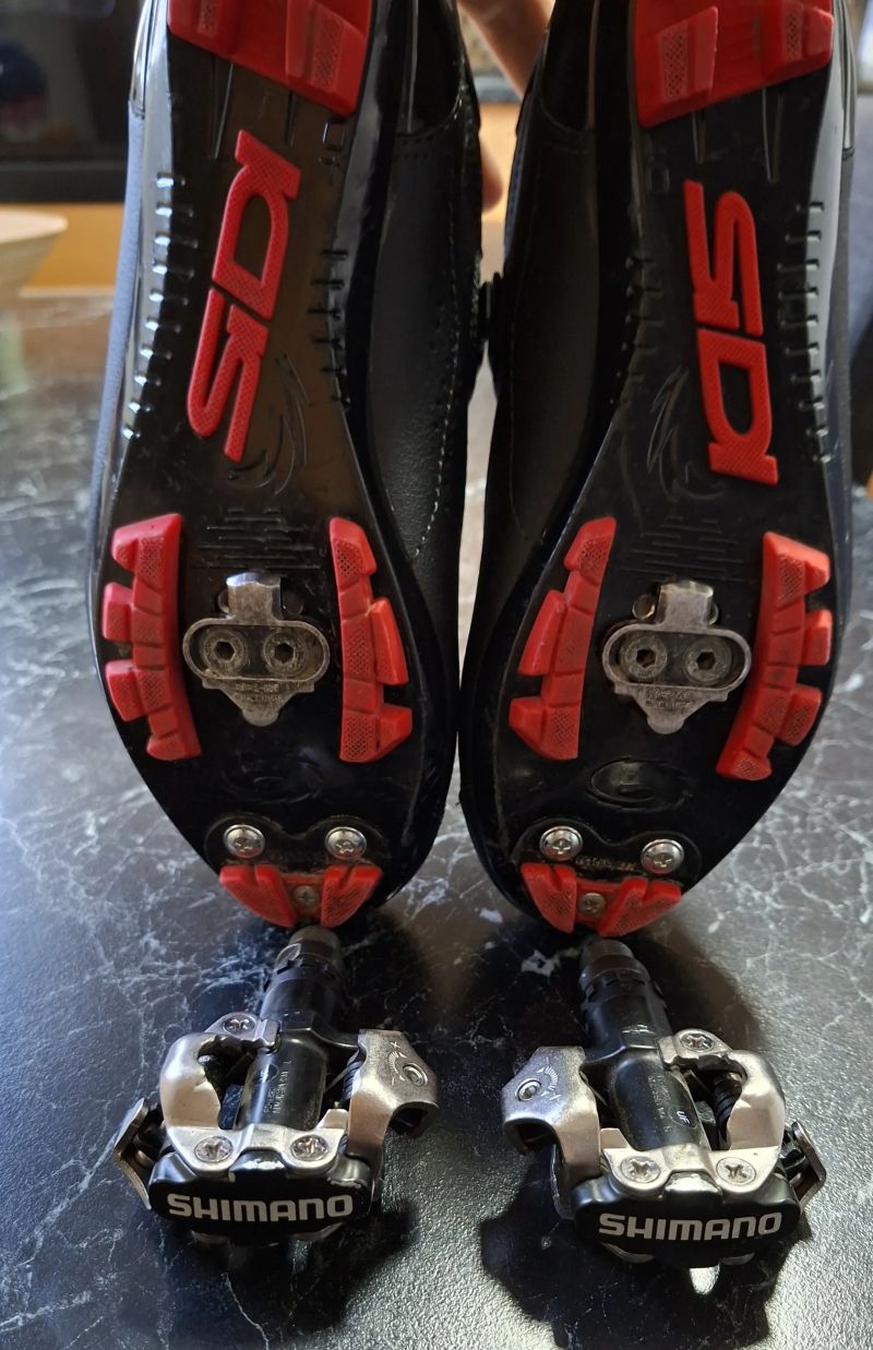 SIDI Eagle 10, velikost 40 - jako NOVÉ + SPD pedály + Kufry / KOMPLET!