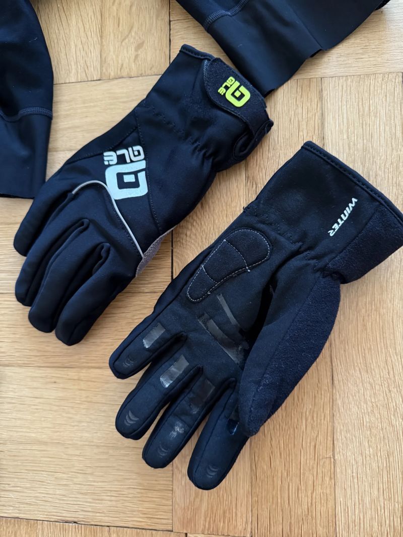 Kraťasy, čapáky G-SPORT, rukavice Alé