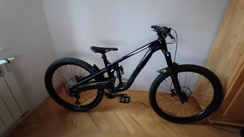 🔥Nová enduro raketa 🚀nový trek slash 8 gen 6 2025