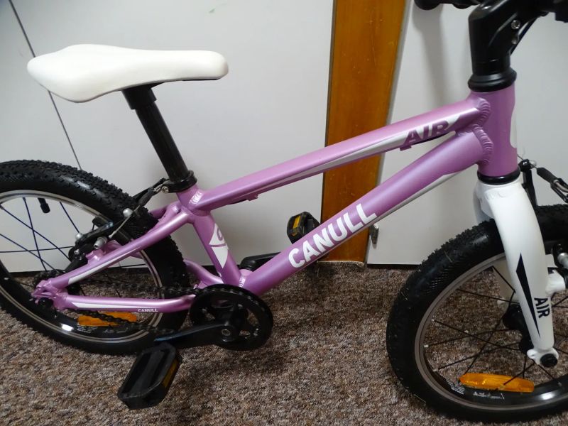 Dětské kolo 16" Ultralehké kolo nevyužité jako Nové 