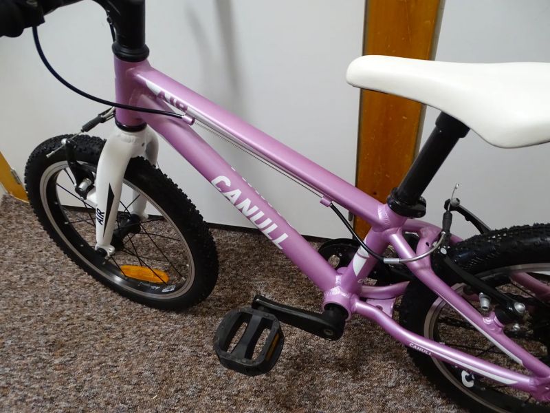 Dětské kolo 16" Ultralehké kolo nevyužité jako Nové 