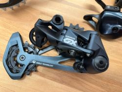 Sada SRAM GX Eagle + brzdy Magura (sundáno z nového kola)