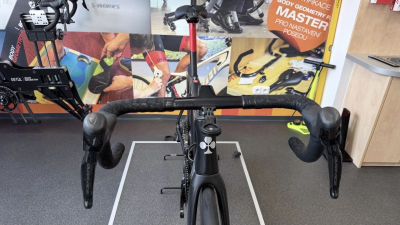 Colnago COLNAGO V4Rs – Dura-Ace Di2 12s, top kola C50 karbon, Wattmetr Shimano dual