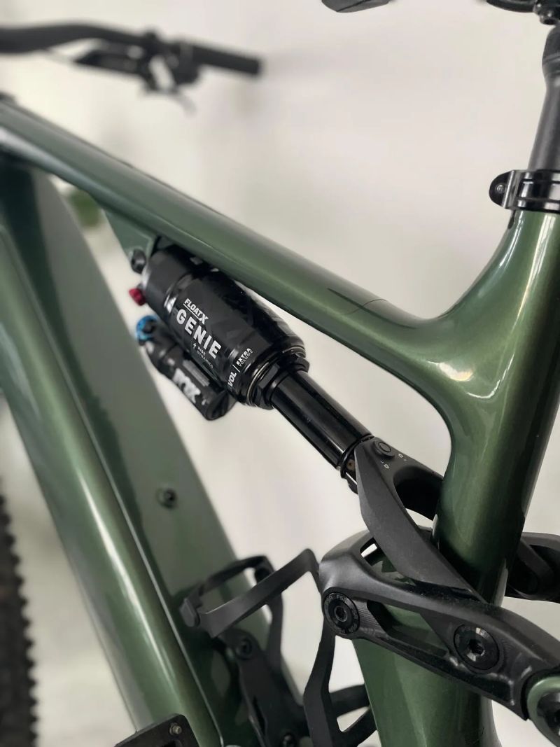 Specialized Levo 4 Expert 2026 vel.S4, záruka do 12/2027