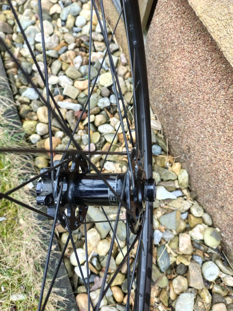 Zapletená kola gravel/silnice/MTB 29" WTB DT Swiss