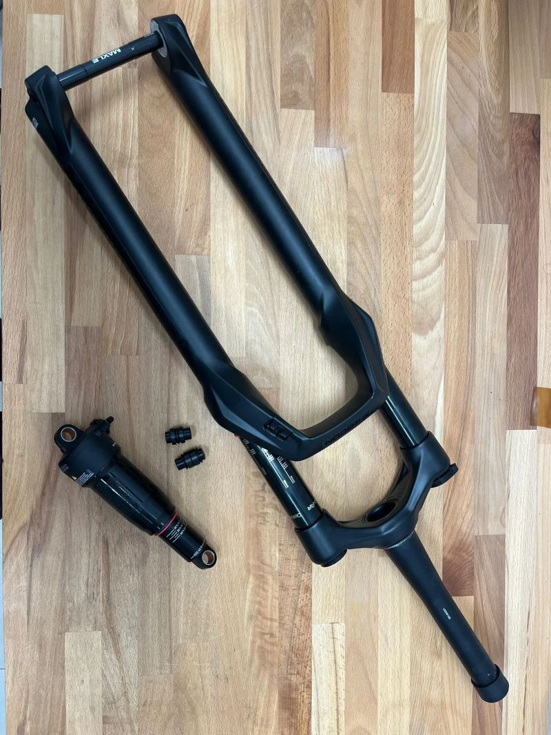 Vidlice + tlumič (RockShox Recon Gold RL 120 mm + Deluxe Select+)