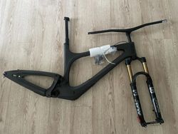 Bold (scott) unplugged, fox 36 factory 160, teleskopická sedlovka – nové