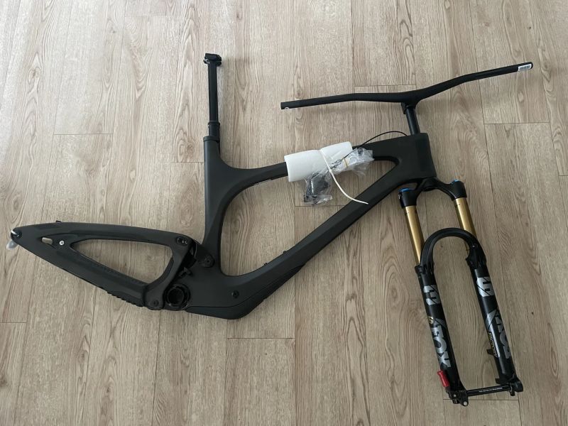 Bold (scott) unplugged, fox 36 factory 160, teleskopická sedlovka – nové