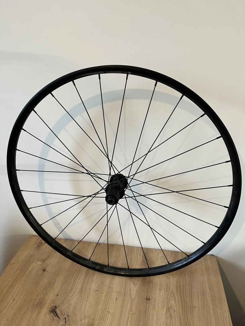 Zapletená kola WTB ST i23 (z GT Grade)