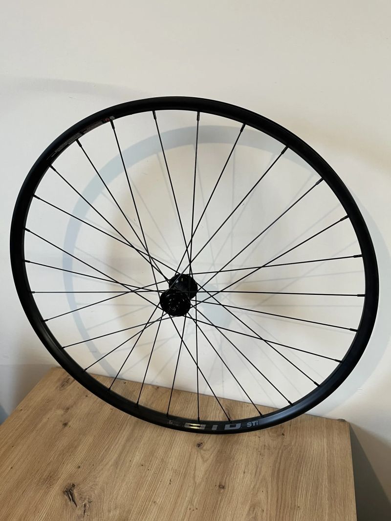 Zapletená kola WTB ST i23 (z GT Grade)